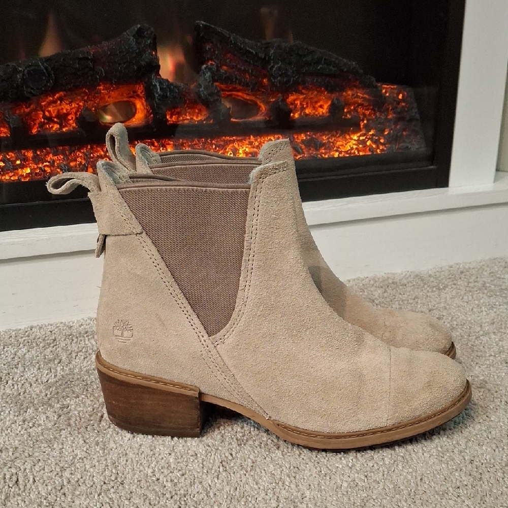 Timberland Sutherlin Bay Slouch Chelsea Women's Beige Suede Booties Size 6.5